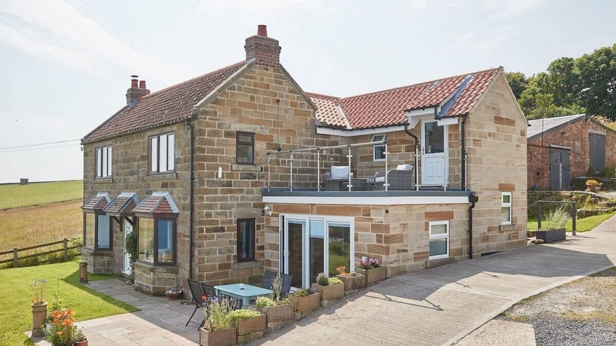 Ravenscar House | Host & Stay | Fairview House
