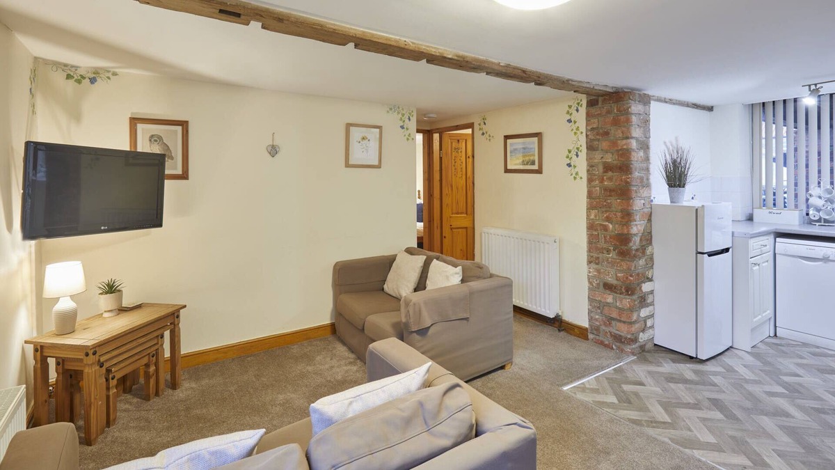 Newton-on-Rawcliffe Apartment | Host & Stay | Owl Sum