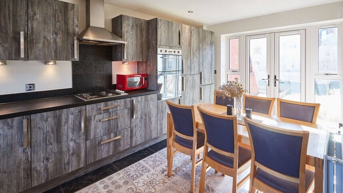 Gamston House | Host & Stay | Greenfinch Road