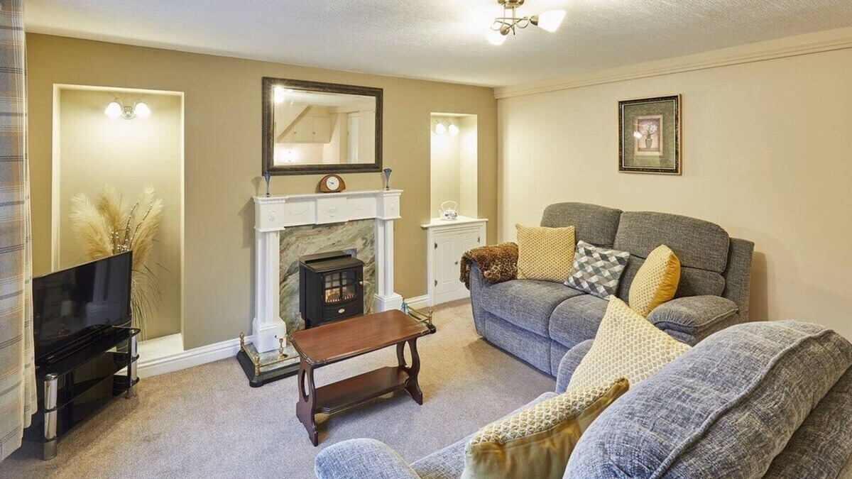 Grosmont House | Host & Stay | Lavender Cottage