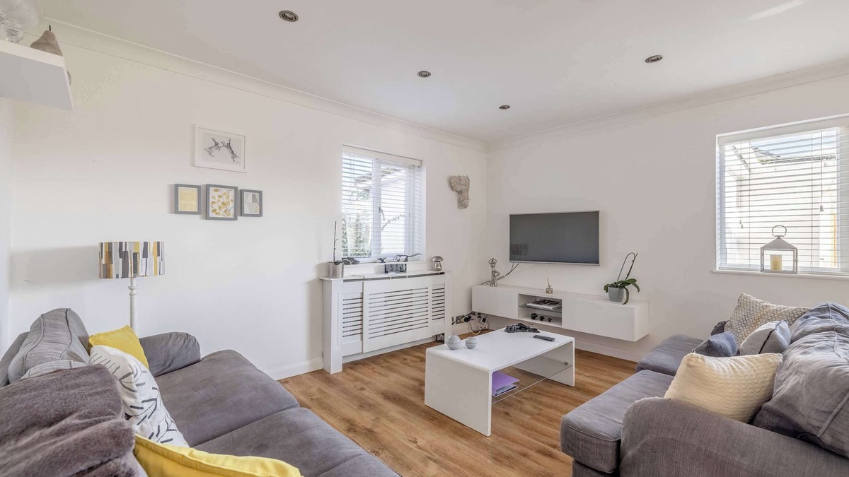 Fifield House | Host & Stay | Meadow Way