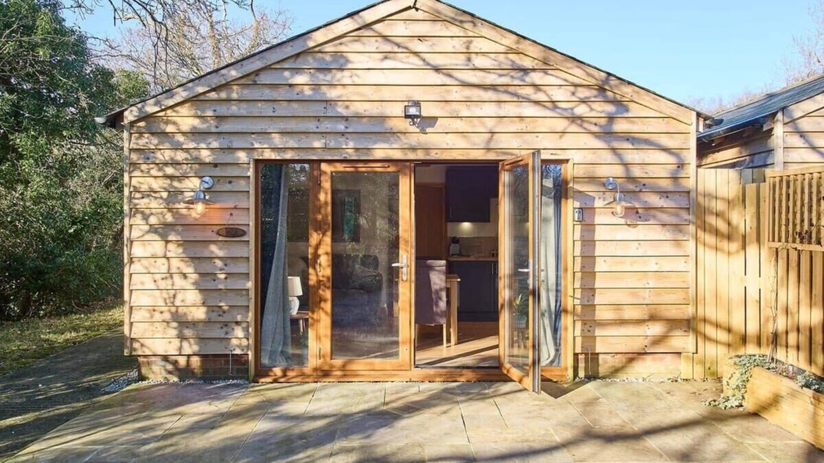 Aldington Ski Chalet | Host & Stay | Oak Barn
