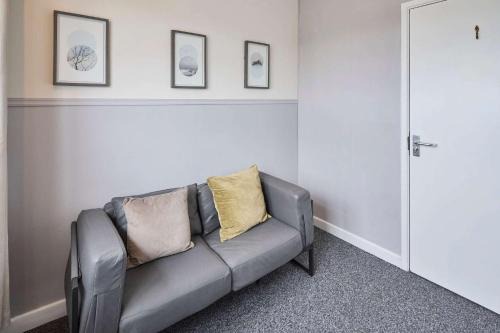 Lower Wick House | Host & Stay - Oldbury Road