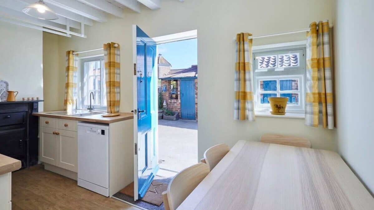 Scawton House | Host & Stay | Park View