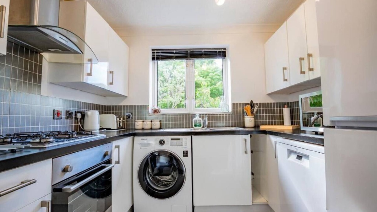 Worcester House | Host & Stay | Pirie Avenue