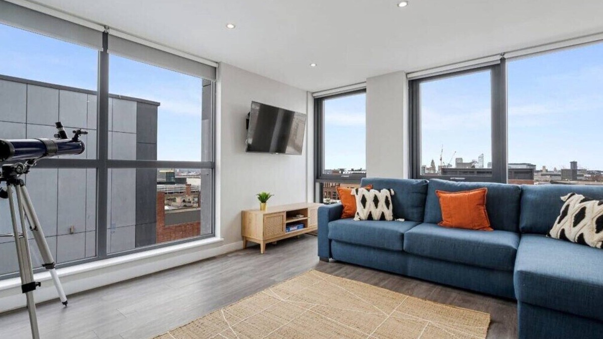 Baltic Triangle Apartment | Host & Stay | The Baltic Penthouse 2