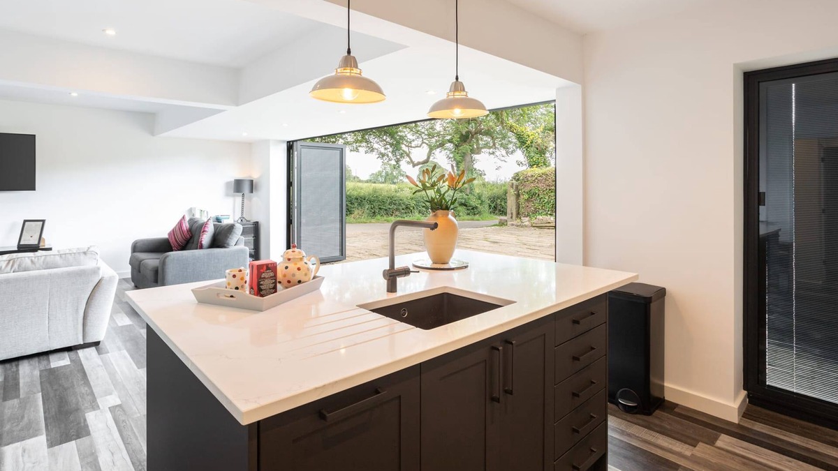 Radbourne House | Host Stay The Stable