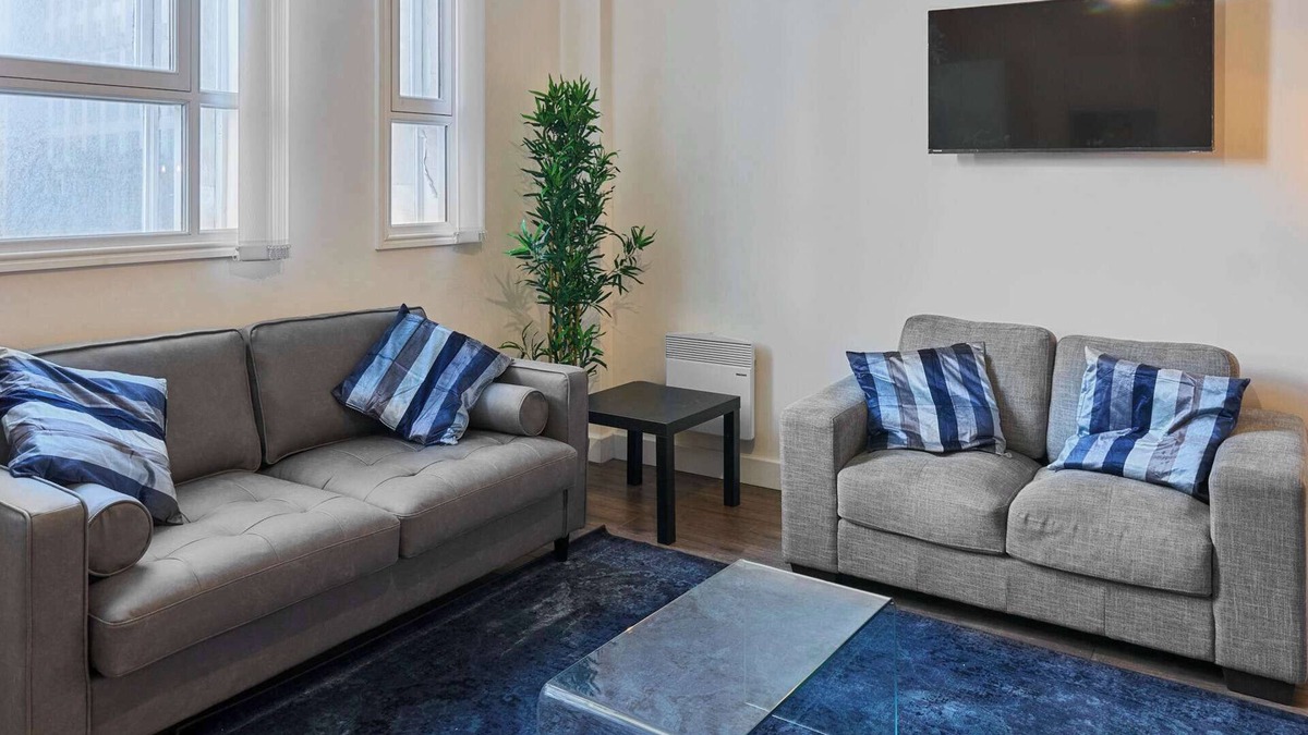 The Docks Apartment | Host & Stay | Three Graces Getaway