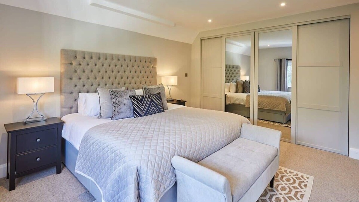 Scalby House | Host & Stay | White Lodge