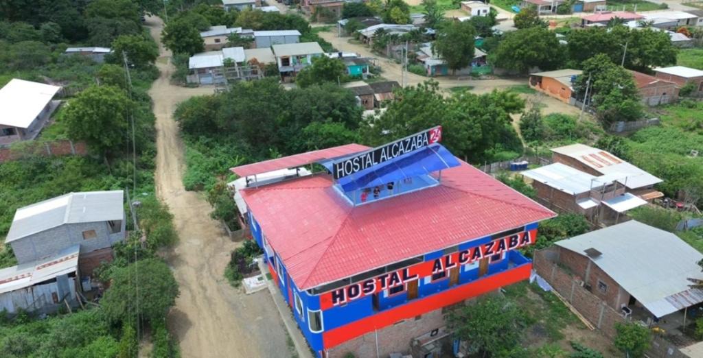 Puerto Lopez House | Hostal Alcazaba