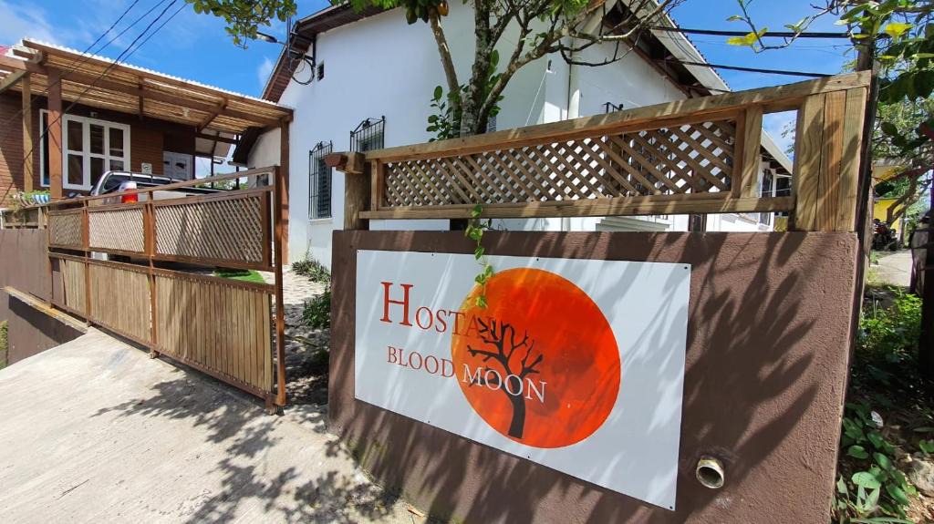 Rio Dulce House | Hostal Blood Moon