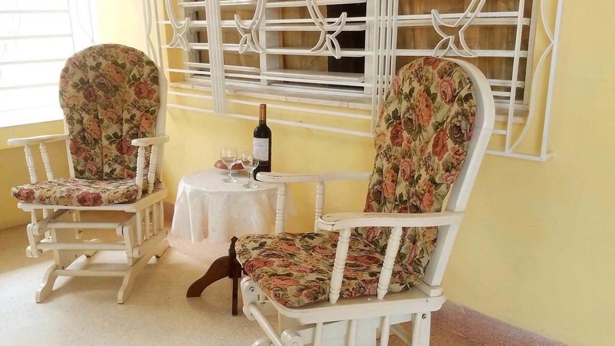 Holguin House | Hostal Dotres
