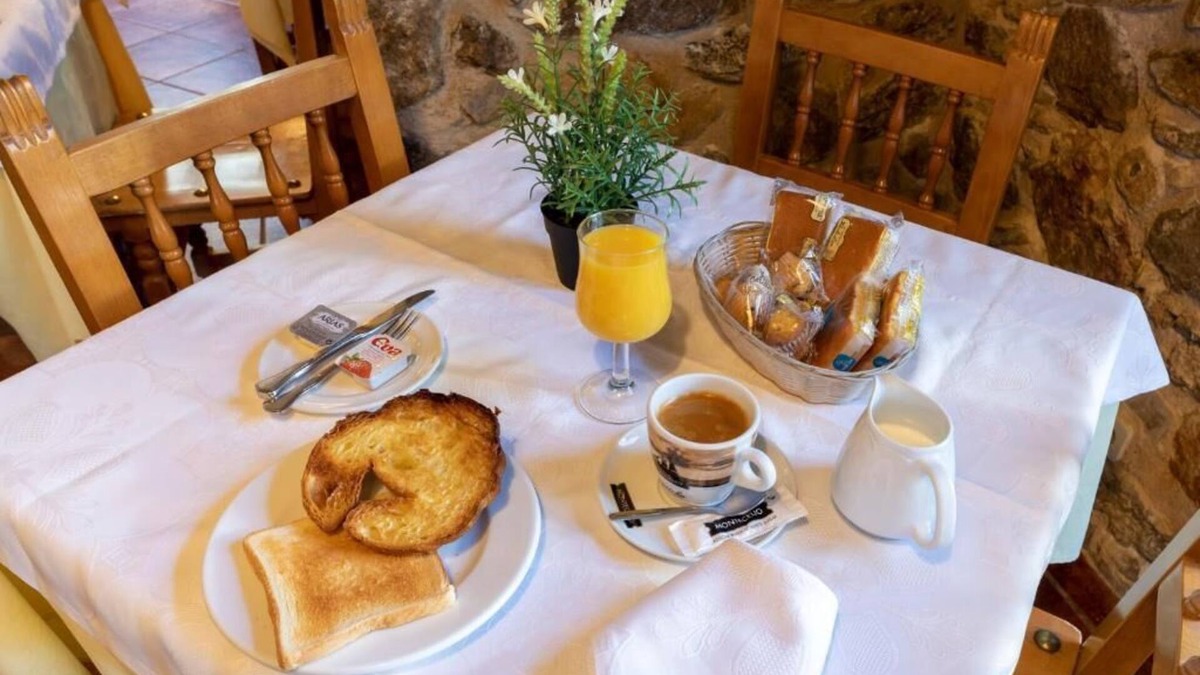 Valsain House | Hostal la Chata by Vivere Stays
