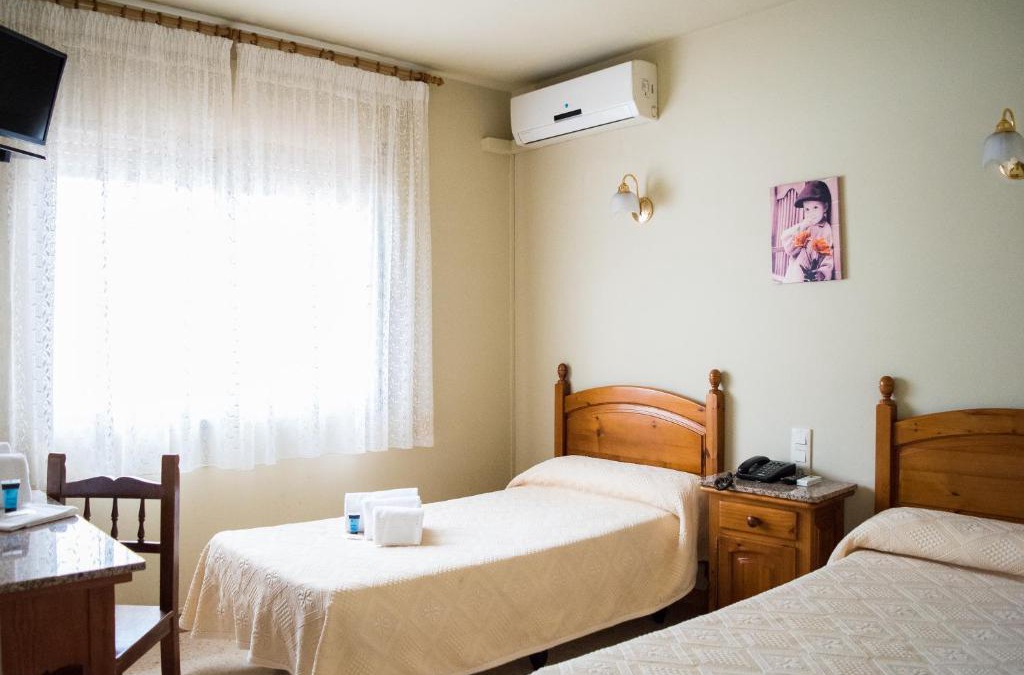 Sant Esteve Sesrovires House | Hostal Las Torres