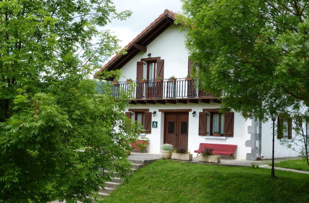 Orbaitzeta House | HOSTAL MENDILATZ