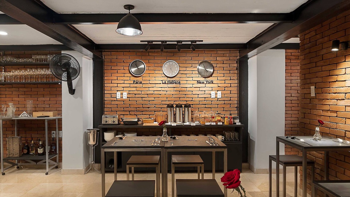 Centro Havana Hotel | Hostal Merced