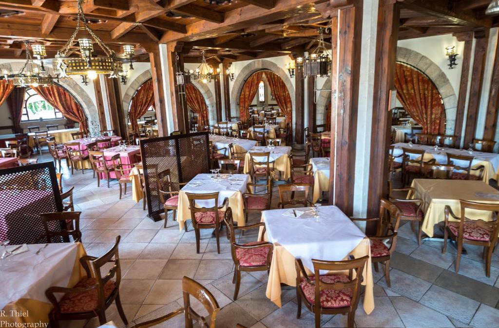 Sasamon House | Hostal Restaurante El Castillo