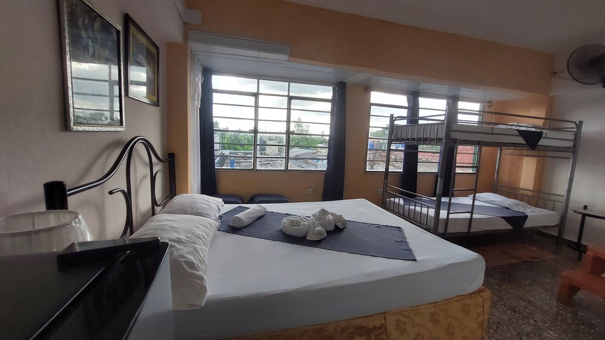 Santa Clara House | Hostal SolAire
