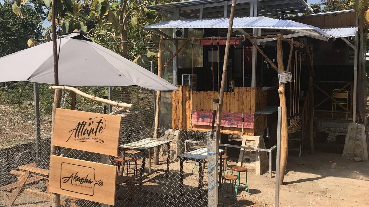 Karimunjava Hostel | Hostel and Kitchen Bar.