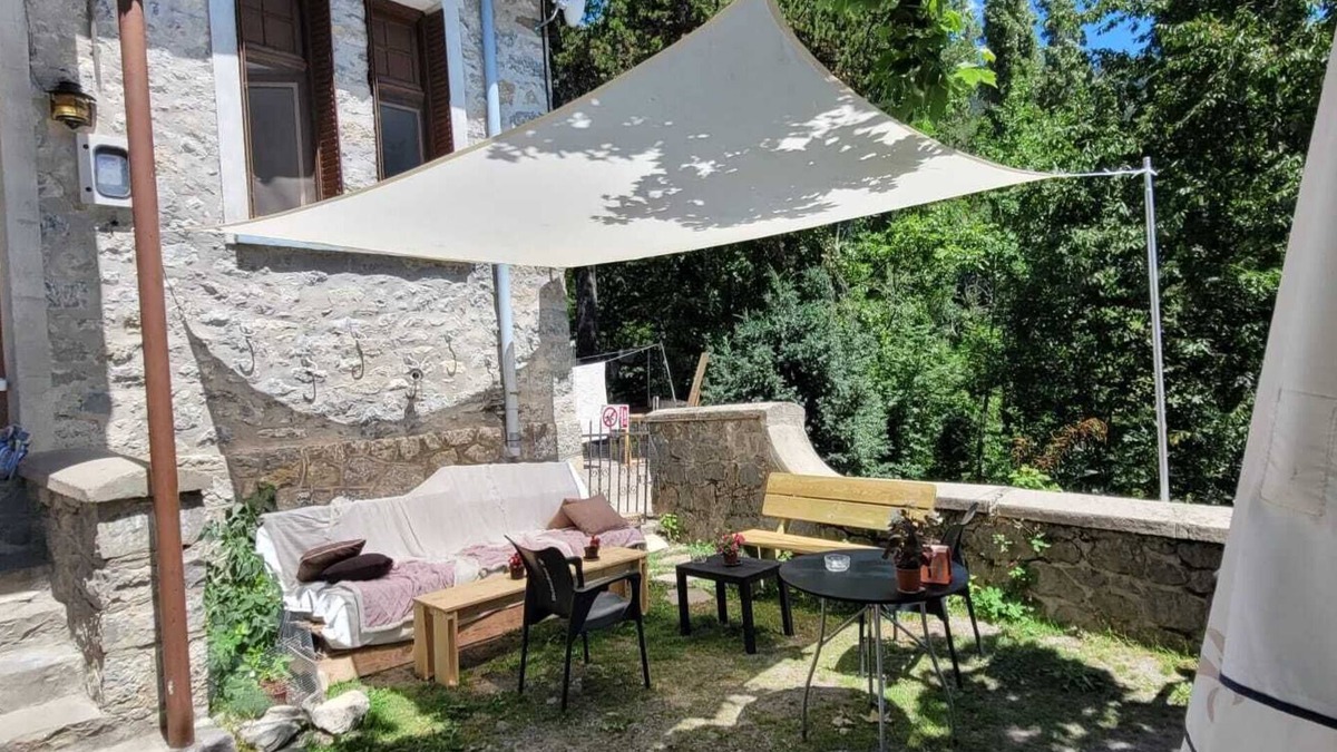 Sin Apartment | Hostel in Sin Valle de Chistau ideal for groups of mountain lovers.