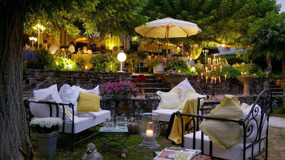 Saint-Saud-Lacoussiere Hotel | Hostellerie Saint Jacques