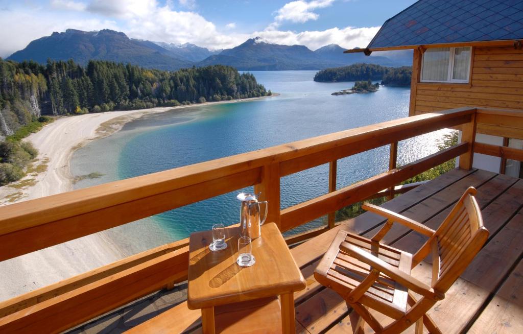 Victoria Island Hotel | Hostería Isla Victoria Lodge
