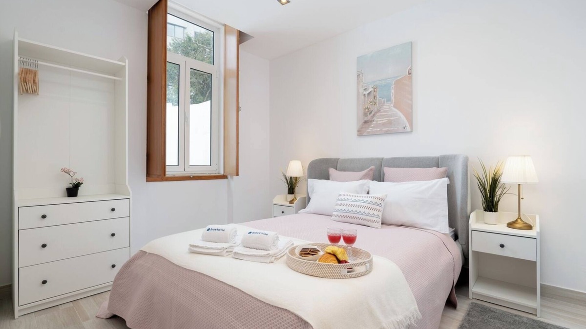 Ramalde House | HostWise - Multiple Houses w/Terrace Near Metro