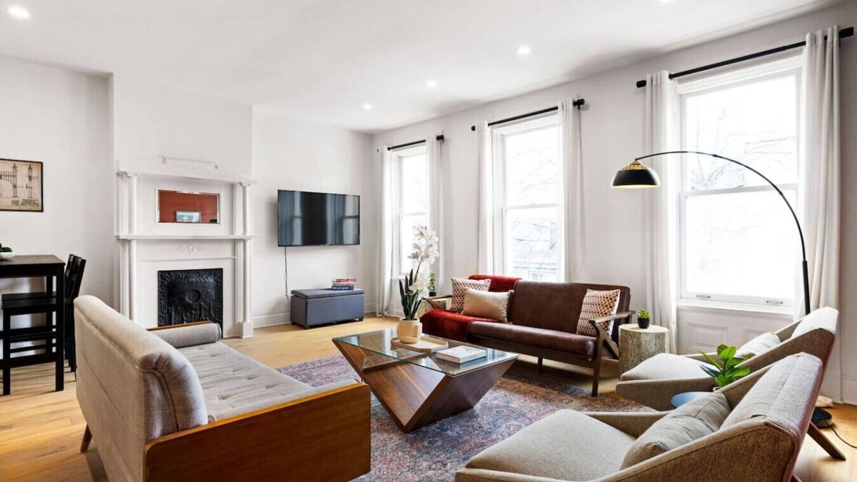 Pittsburgh Apartment | ★HostWise Stays★ Exposed Beams, Modern Vintage War Streets Charmer!