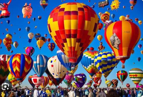Taylor Ranch House | Hot Air Balloon Haven, King Bed, Office, Foosball, Crib