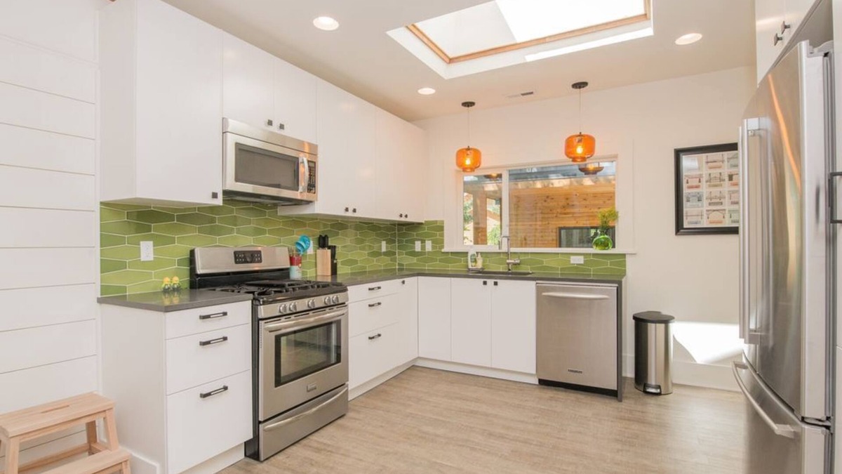 Mississippi District House | Hot & Chic Mississippi District - Fresh, Bright & Modern, Pets Welcome!