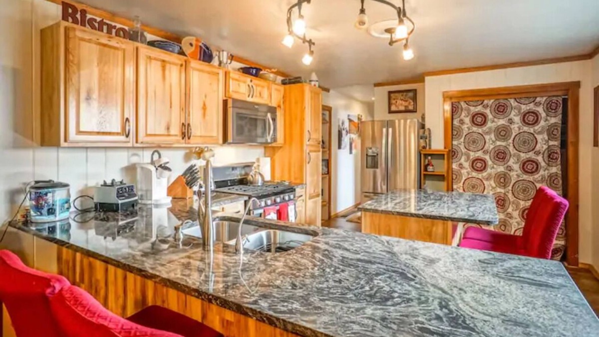 Nob Hill House | Hot Tub, 1bd/1ba, Nob Hill Home, King bed, W/D