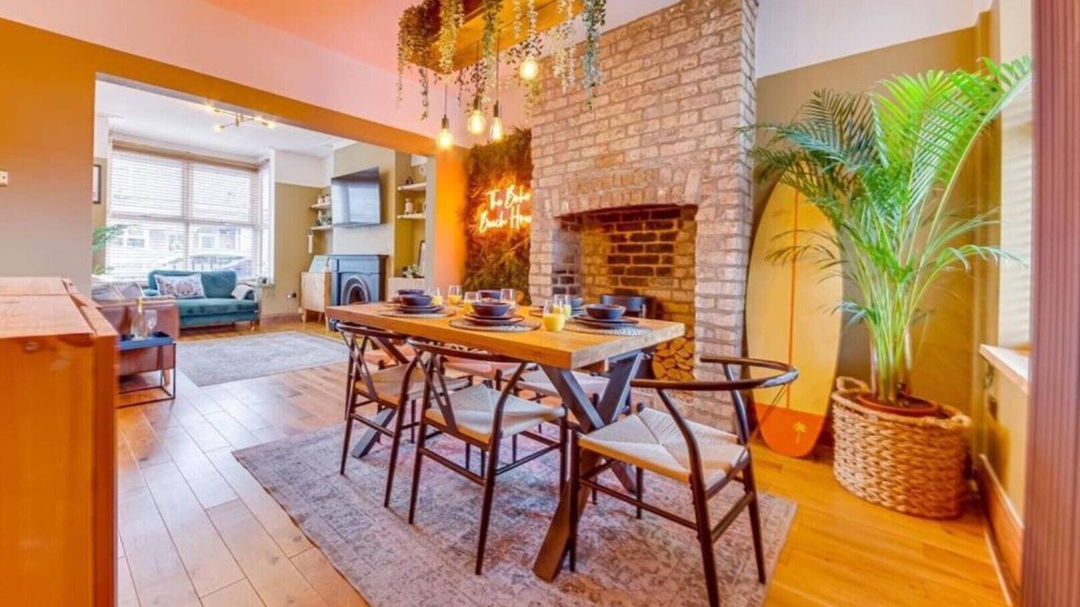 Cleethorpes House | Hot Tub, 2 x King Bed, 1 Bunk Bed, Boho Beach House