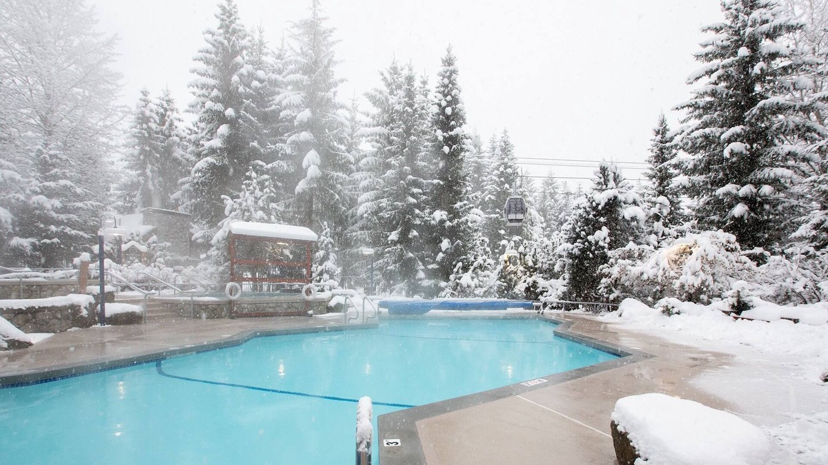 Upper Village Apartment | Hot Tub Access! Ski-in/Ski-out+ Activity Discounts