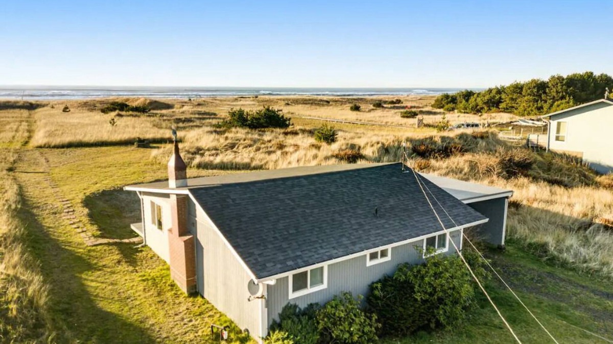 Ocean Park House | Hot Tub, Amazing Views, Ocean Front, Pets OK (Serenity)