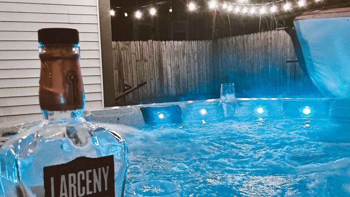 Windsor Park House | Hot Tub Beautiful Downtown Indy Home Near Lucas Oil!