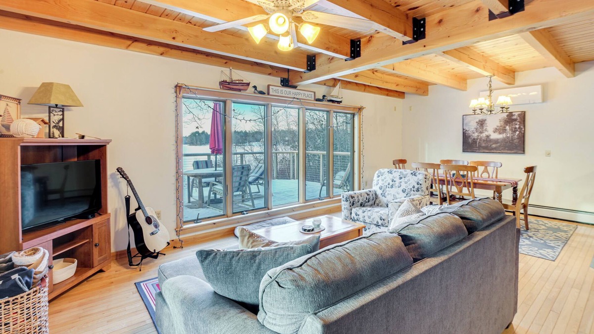 Saint Albans House | Hot Tub & Boat Dock: Waterfront Maine Retreat!
