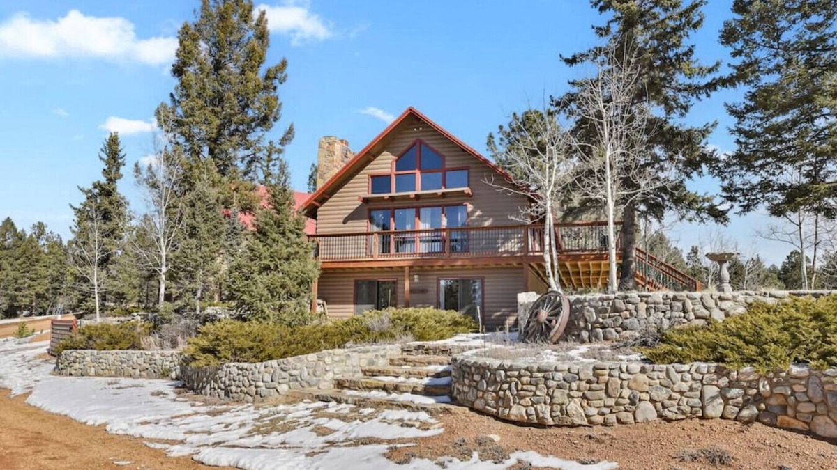 Spring Valley Cabin | Hot tub Cabin, GAME ROOM, Pikes Peak Views