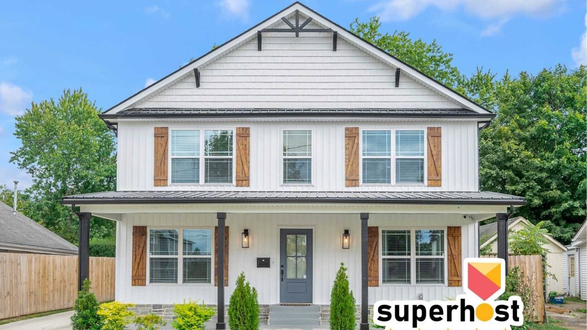 Lexington House | Hot Tub | Close to Downtown | Game Room | Fire Pit |