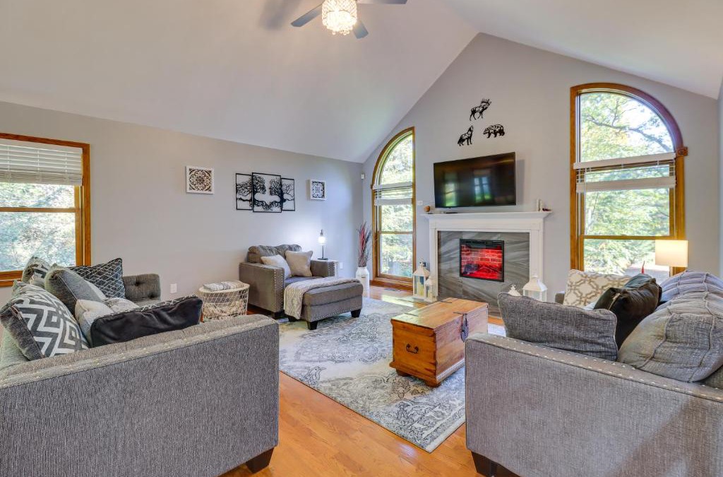 Reeders House | Hot Tub, Deck and Game Room Spacious Poconos Escape