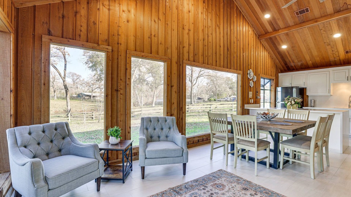 Brookshire House | Hot Tub, Deck & Grill: Brookshire Gem Near Venues