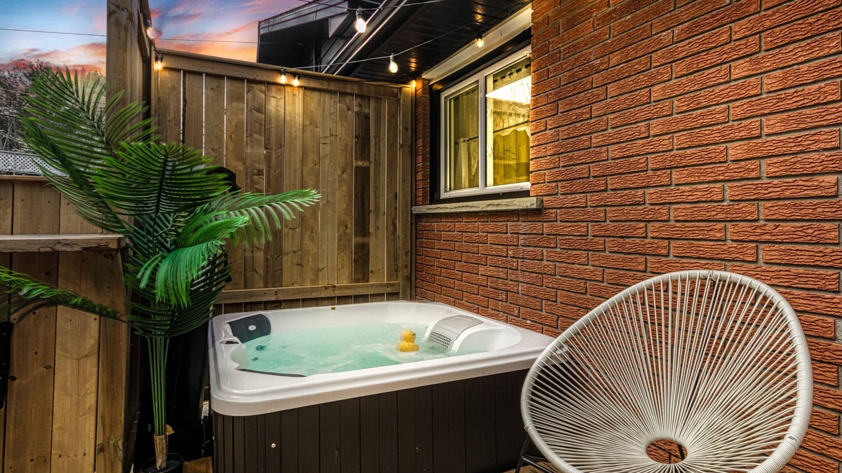 Sudbury House | Hot Tub Delight, King Beds & Unforgettable Moments