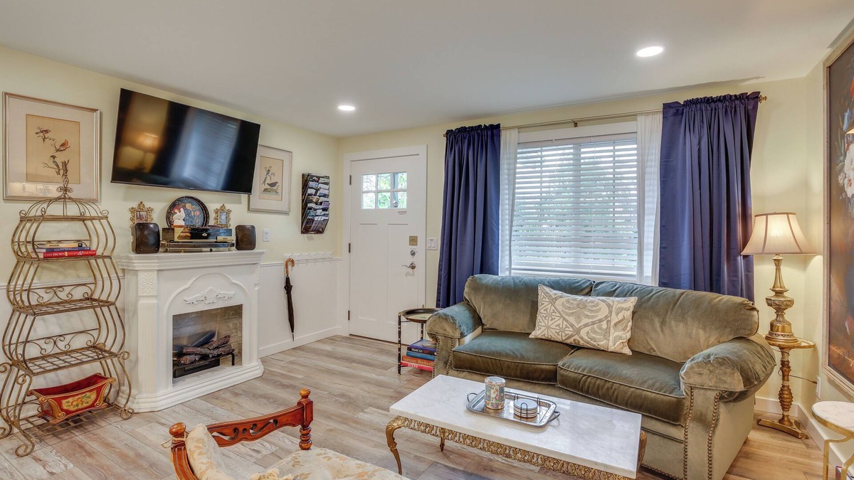 Cottage Grove House | Hot Tub & Fenced Yard: Cozy Cottage Grove Home