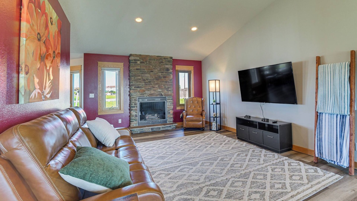 Fargo House | Hot Tub & Fenced Yard: Spacious Fargo Home!