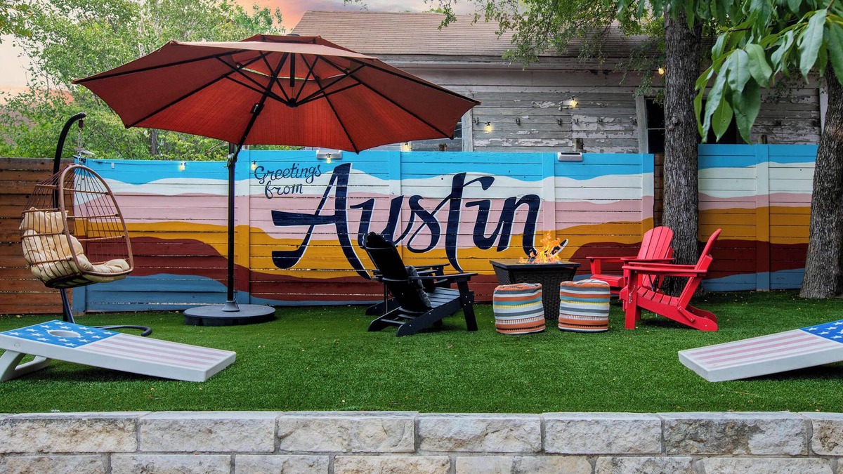 Swede Hill House | Hot tub, fire pit, game&yoga lawn, Walk to Dtown!