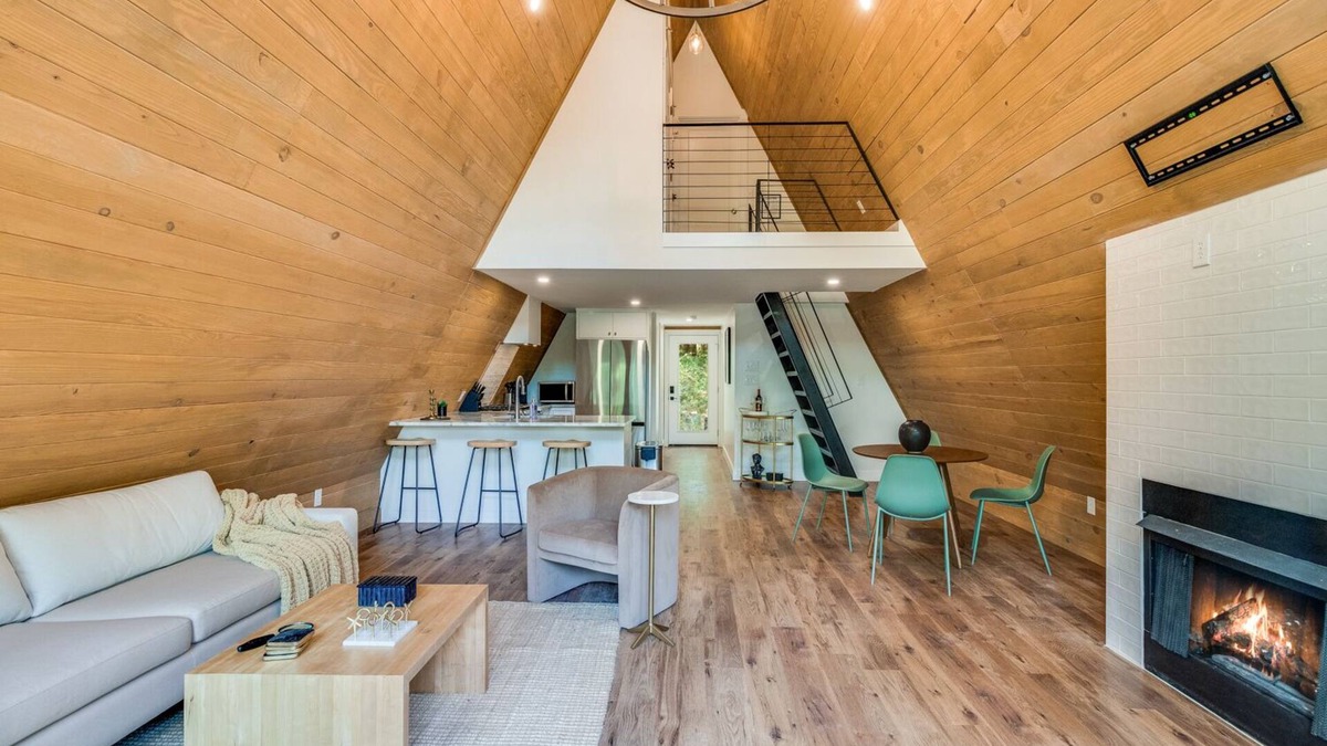 New Iberia Cabin | -Hot Tub & Fire Pit- Relaxing, Modern A-Frame Cabin near Rip Van Winkle Gardens