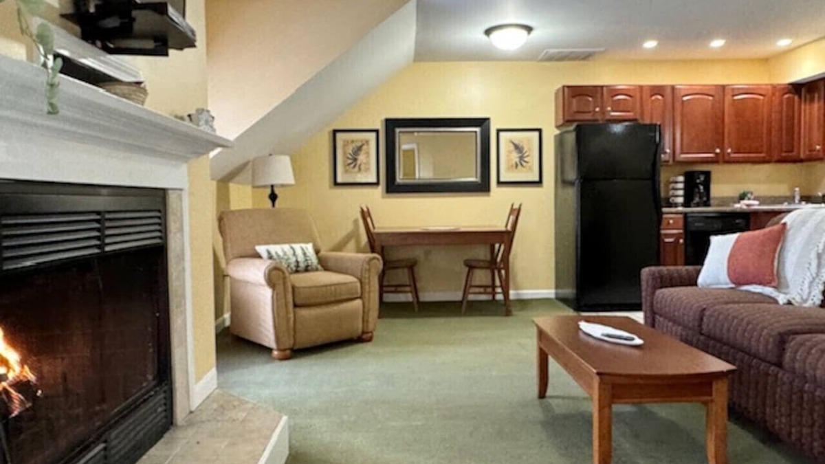 Francestown House | Hot Tub & Fireplace | Relax Near Ski & Golf