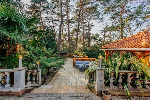 Canford Cliffs Villa | Hot Tub/Football Court/Sleeps 12/Luxury Villa