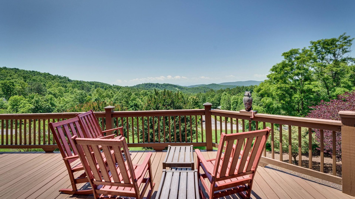 Vein Mountain Cabin | Hot Tub & Game Room: Spacious Nebo Cabin!