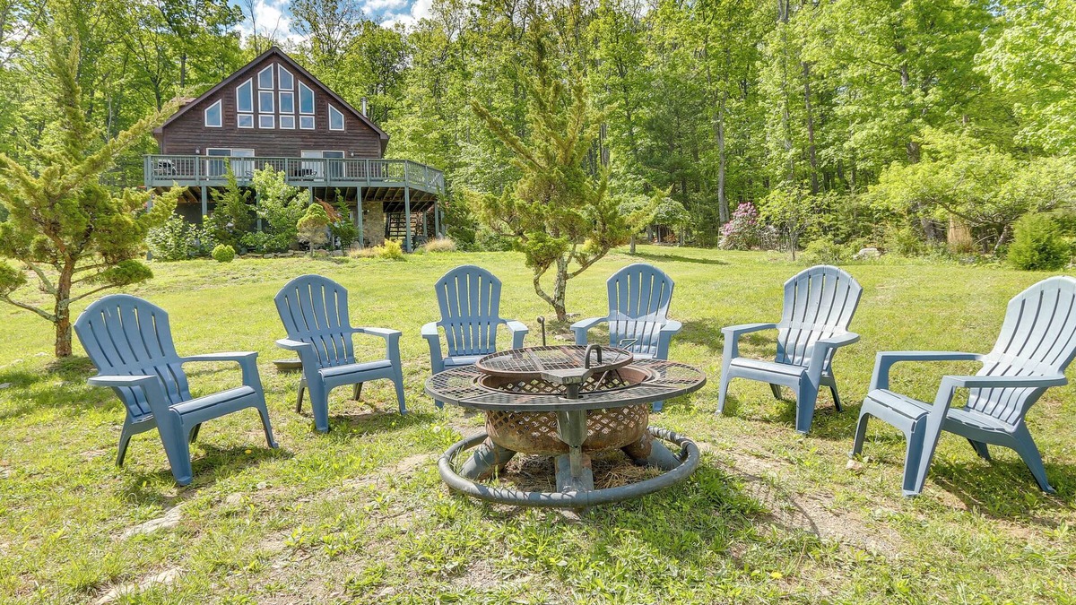 Wardensville Cabin | Hot Tub + Game Room: Peaceful Wardensville Cabin