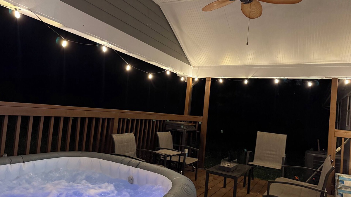 Douglasville House | Hot Tub Getaway 25 Min Drive to ATL Airport